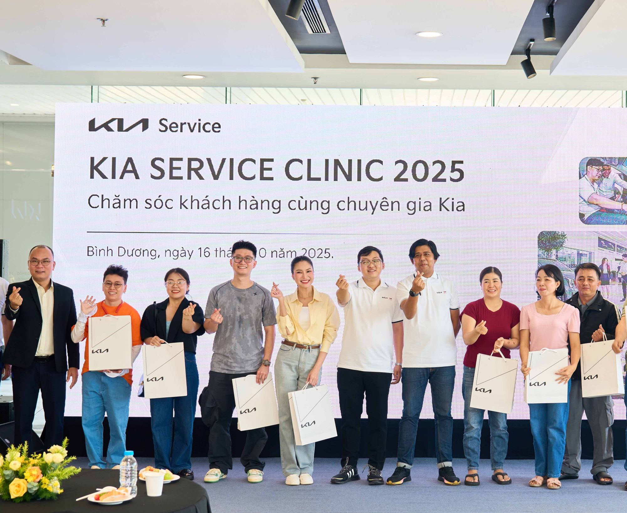 Kia Service Clinic 2025: THACO AUTO trang bị kỹ năng sử dụng xe an toàn cho khách hàng